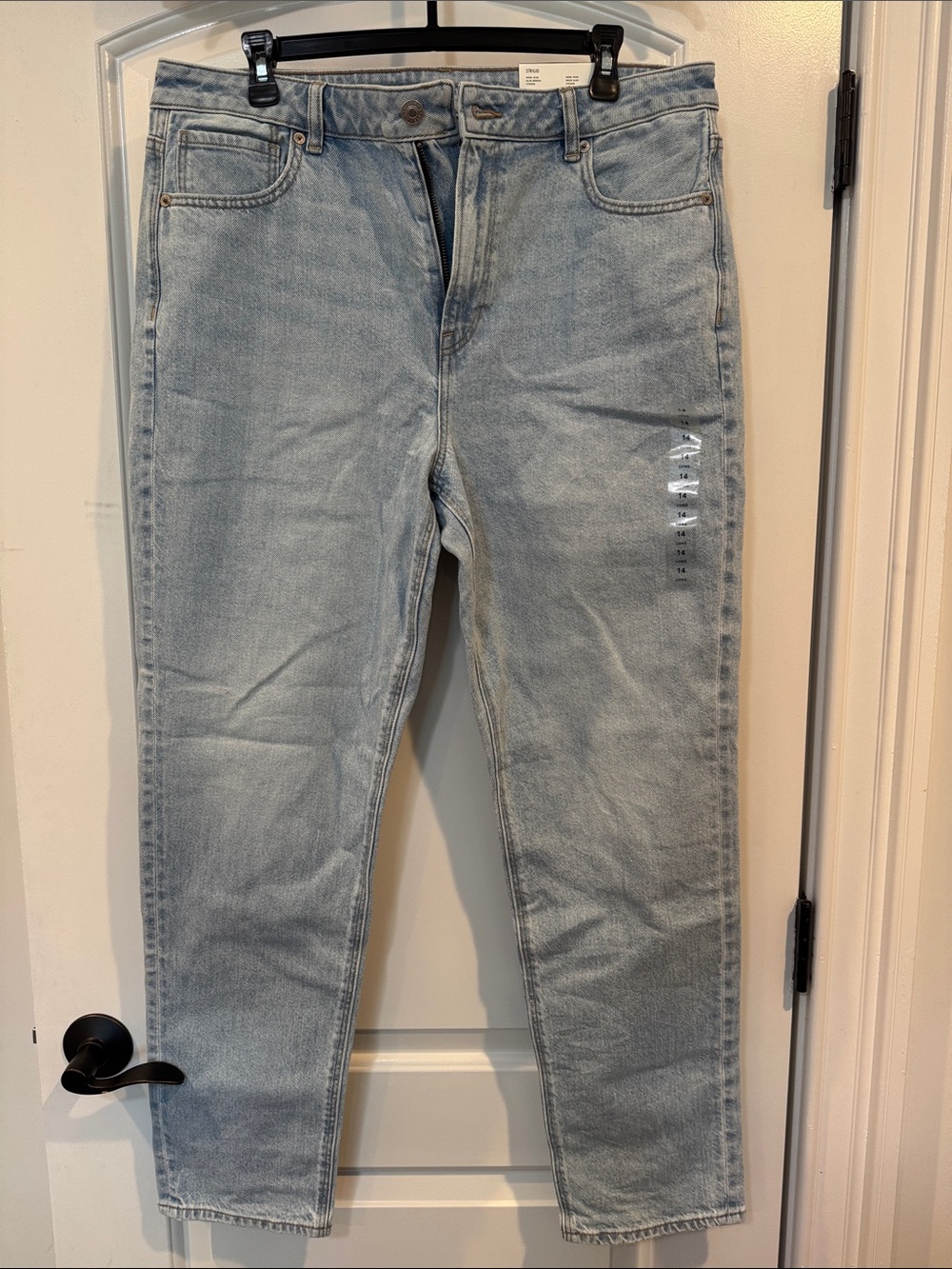 American Eagle Outfitters Light Blue Mom Jeans - Strigid✨